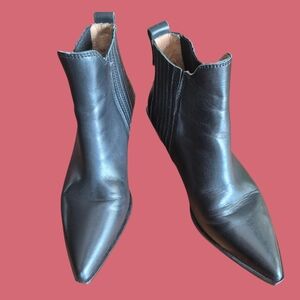 Black Leather ALIAS MAE Cuban Heel Pointy Boots Size 6